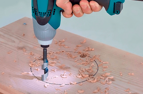 chose-screwdriver drill