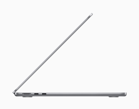 news macbook air 2022 space gray slide 1