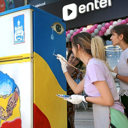 news colored refrigerators drochia img 1