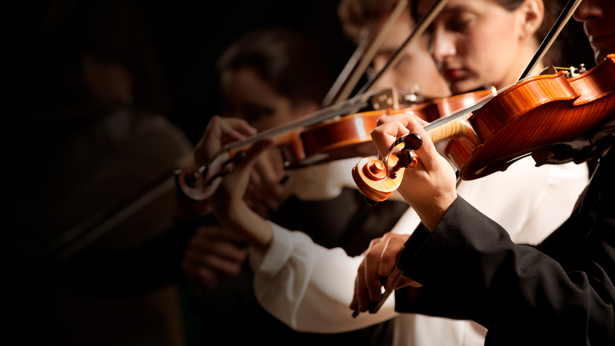 Потрясающие передачи заслуживают  соответсвующего телевизионного звука с эфектом присутствия