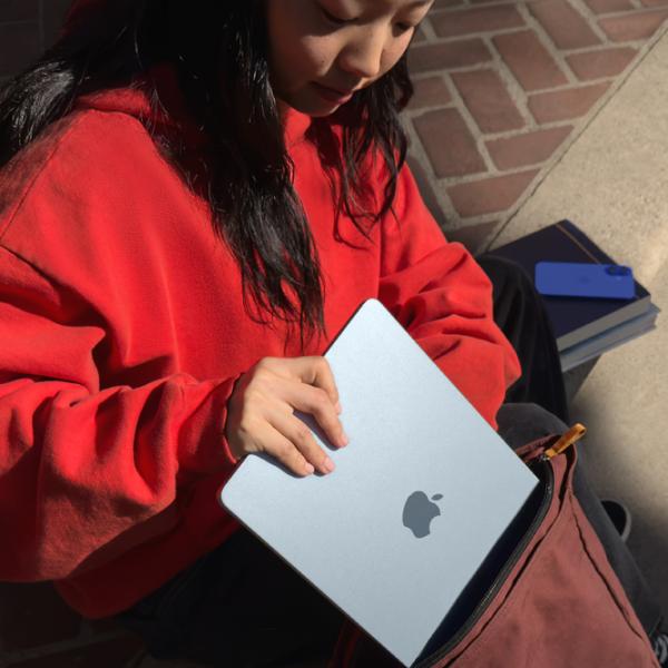 Apple MacBook Air 13.6 2025 M4 10C/10G/ / 16 ГБ/ 512 ГБ/ VGA Встроенная / Серебряный photo 7