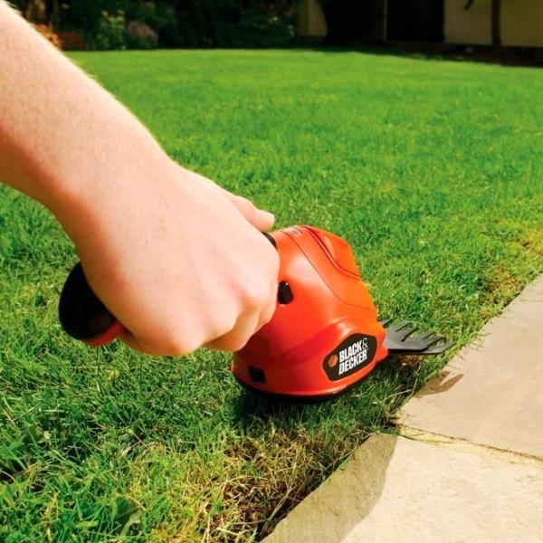 Mașină de tuns gard viu Black&Decker GSL700KIT-QW cu acumulator photo 5