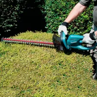 Mașină de tuns gard viu Makita UH5570 electrică photo 6