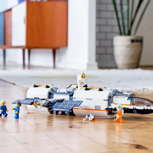 Детский конструктор LEGO Lunar Space Station Космическая станция/ Белый photo 4