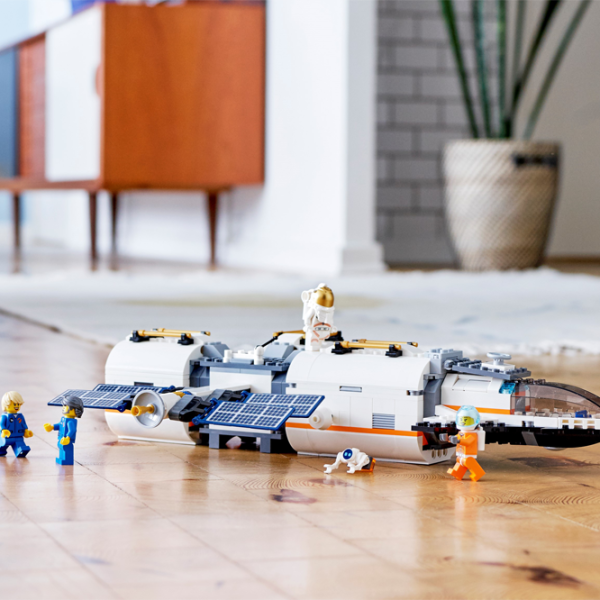 Детский конструктор LEGO Lunar Space Station Космическая станция/ Белый photo 4