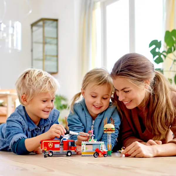 Конструктор LEGO Burger Bar Fire Rescue Пожарные/ Красный photo 5