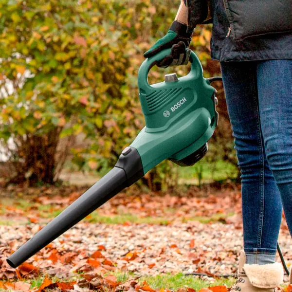 Воздуходувка Bosch UniversalGardenTidy (06008B1000) Электрическая photo 7 Воздуходувка Bosch UniversalGardenTidy (06008B1000) Электрическая photo 7