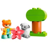 Constructor LEGO Farm Tractor & Animal Care Fermă/ Multicolor photo 3
