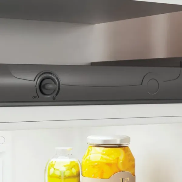 Frigider Indesit ITS 4160 S cu congelator jos 257 l / 167 cm / Silver photo 7