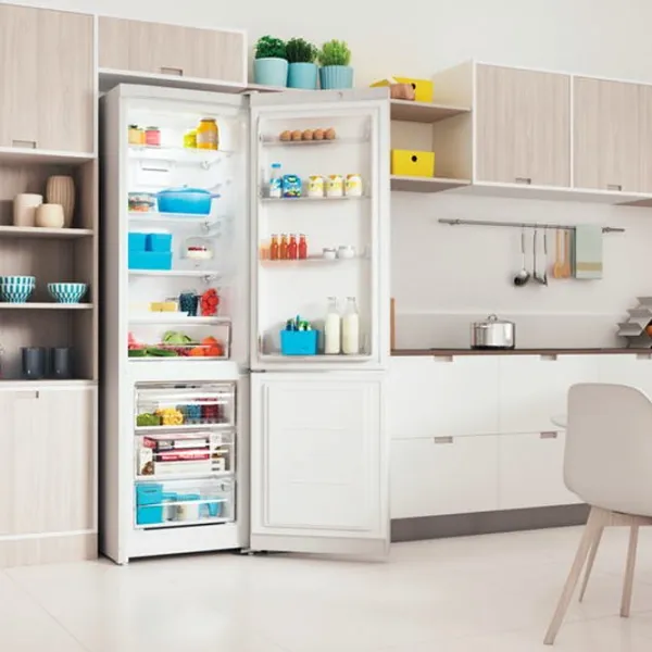 Frigider Indesit ITI 5201 W cu congelator jos 325 l / 196 cm / White photo 8