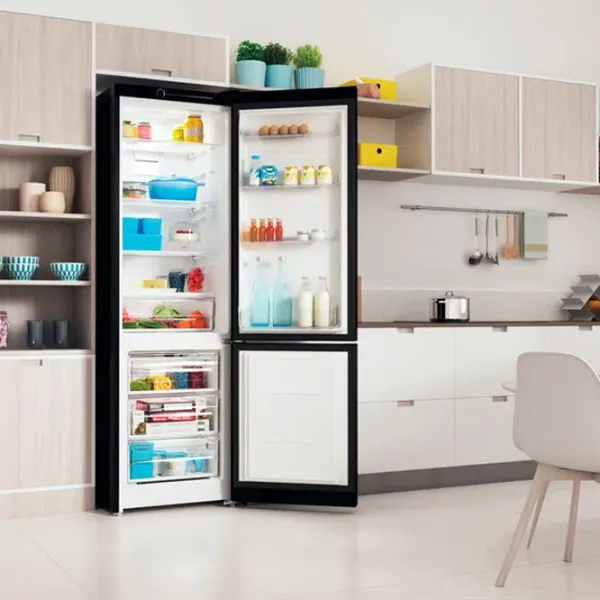 Frigider Indesit ITS 4200 B cu congelator jos 324 l / 196 cm / Black photo 6