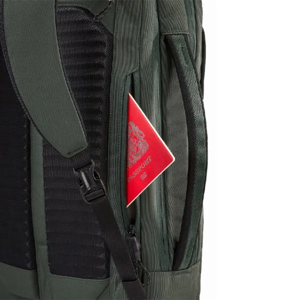 Rucsac THULE Paramount Convertible 15.6"/ Racing Green/ 16 l photo 6 Rucsac THULE Paramount Convertible 15.6"/ Racing Green/ 16 l photo 6
