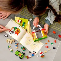 Constructor pentru copii LEGO Mickey Mouse & Donald Duck Farm Fermă/ Yellow photo 5