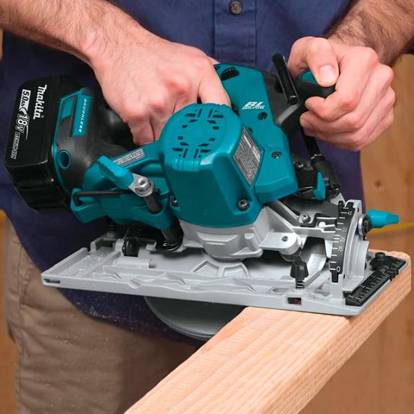 Дисковая пила Makita DHS680Z  photo 4
