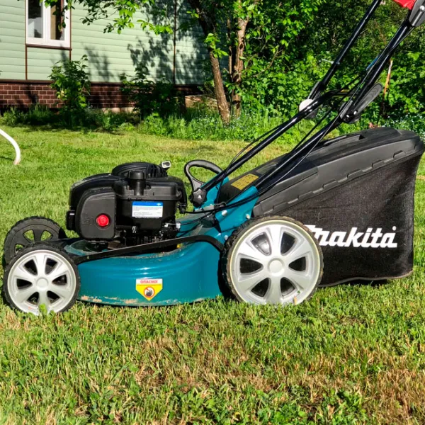 Газонокосилка бензиновая Makita PLM4628N Самоход photo 6