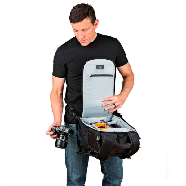 Рюкзак для фотоаппарата Lowepro Flipside 300 AW II Текстиль/ Черный photo 2 Рюкзак для фотоаппарата Lowepro Flipside 300 AW II Текстиль/ Черный photo 2