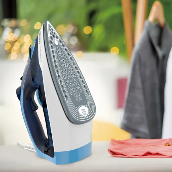Утюг Tefal FV2865E0 Классический/ 2400 Вт/ Синий photo 5 Утюг Tefal FV2865E0 Классический/ 2400 Вт/ Синий photo 5