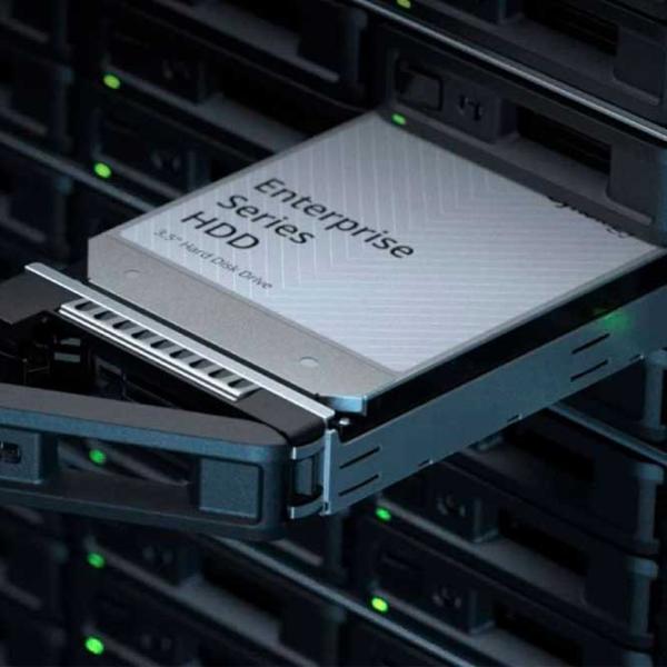 HDD Synology HAT5300-4T 4 TB MG08ADA400E/ Silver photo 5