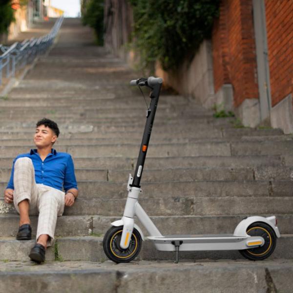 Trotinetă electrică Segway Ninebot KickScooter Max G30LE 350 W/ White photo 4