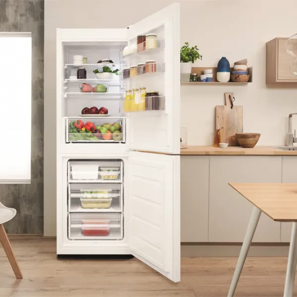 Frigider Indesit LI7 SN1E W cu congelator jos 319 l / 176.3 cm / White photo 6