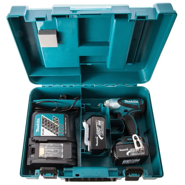 Гайковерт Makita DTW251RFE Аккумулятор photo 6