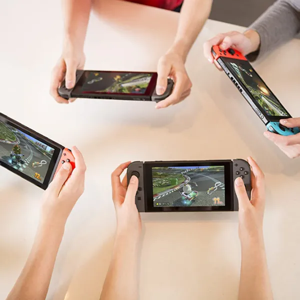 Mario Kart 8 Deluxe Game for Nintendo Switch photo 5