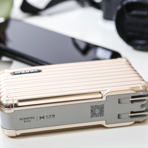 Power Bank Romoss UP 10 10000 mAh/ Gold photo 4 Power Bank Romoss UP 10 10000 mAh/ Gold photo 4