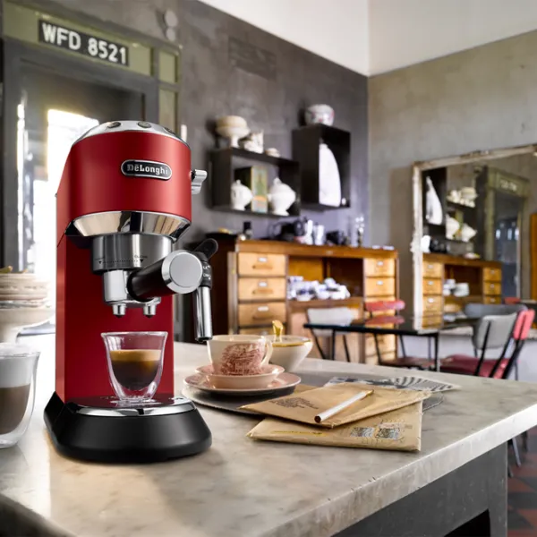 Espressor DeLonghi EC 685.R Manual (cu cupă) / 1.1 l / Red photo 5