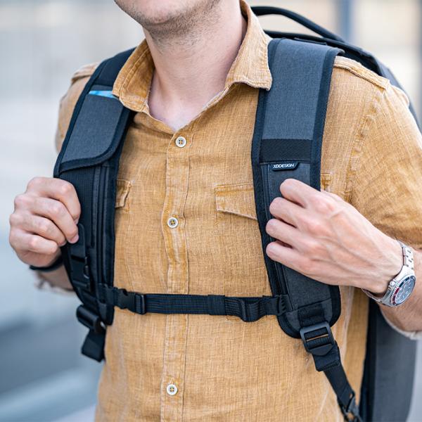 Рюкзак XD-Design Bobby Duffle anti-theft 17.3"/ Серый Черный/ 30 л photo 10