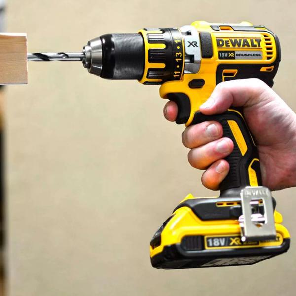 Дрель-шуруповерт Dewalt DCD790D2-QW 2000 об/мин photo 4