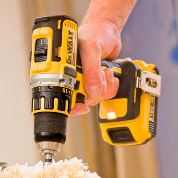 Дрель-шуруповерт Dewalt DCD790D2-QW 2000 об/мин photo 5