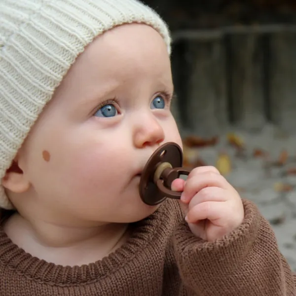 Suzetă cu tetina rotundă Bibs Colour 200223C Unisex/ 6 luni -/ Latex/ Cloud Grey photo 3 Suzetă cu tetina rotundă Bibs Colour 200223C Unisex/ 6 luni -/ Latex/ Cloud Grey photo 3