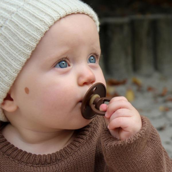 Suzetă cu tetina rotundă Bibs Colour 200223C Unisex/ 6 luni -/ Latex/ Cloud Grey photo 3 Suzetă cu tetina rotundă Bibs Colour 200223C Unisex/ 6 luni -/ Latex/ Cloud Grey photo 3