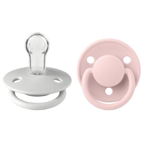 Suzetă cu tetina rotundă Bibs De lux 150229 Unisex/ 0 luni - 36 luni/ Silicon/ Multicolor photo 1 Suzetă cu tetina rotundă Bibs De lux 150229 Unisex/ 0 luni - 36 luni/ Silicon/ Multicolor photo 1