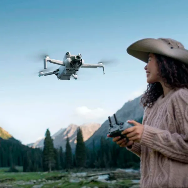Dronă DJI Mini 4 Pro Fly More Combo + DJI RC2 Personal / Light Grey photo 14