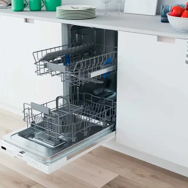 Посудомоечная машина Indesit DSIC 3M19 Полногабаритная / Серебряный photo 2