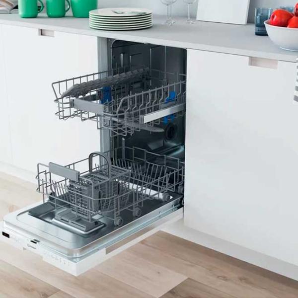 Посудомоечная машина Indesit DSIC 3M19 Полногабаритная / Серебряный photo 2