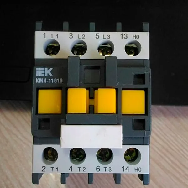 Контактор IEK KMD21-032-024-10 32 A photo 3