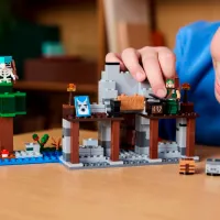 Constructor LEGO The Wolf Stronghold Clasic/ Multicolor photo 6
