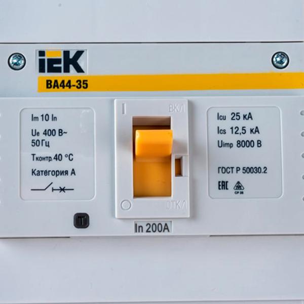 Întrerupător automat IEK SVA4410-3-0200 Putere/ 200 A photo 3 Întrerupător automat IEK SVA4410-3-0200 Putere/ 200 A photo 3