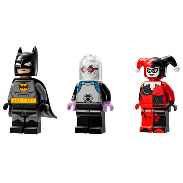 Constructor LEGO Batmobile vs Harley Quinn & Mr Freeze Clasic/ Multicolor photo 4