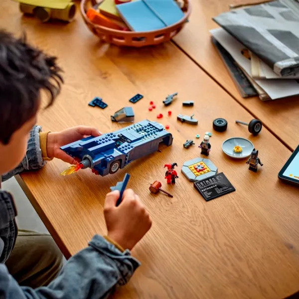 Constructor LEGO Batmobile vs Harley Quinn & Mr Freeze Clasic/ Multicolor photo 8