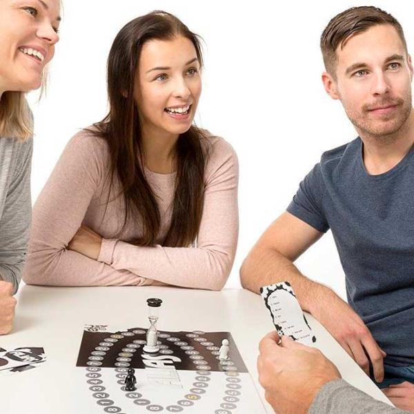 Настольная игра Tactic Alias Femei contra Bărbați 15+/ Развитие photo 3