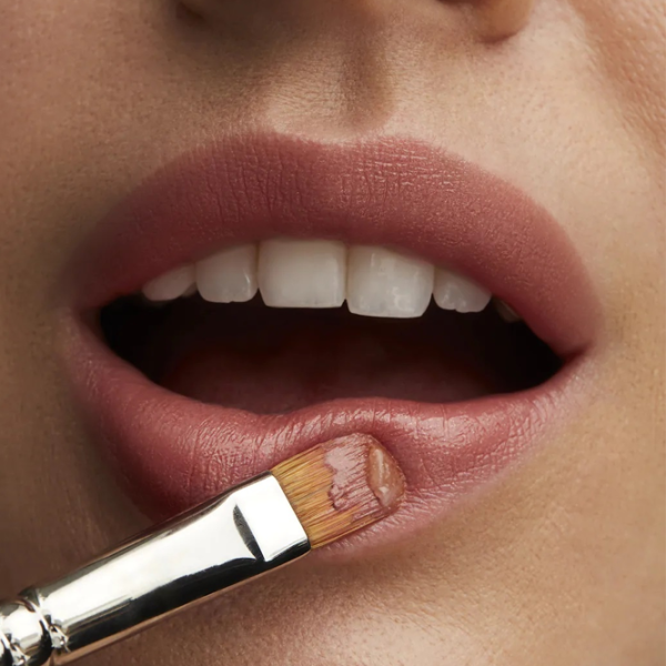 Губная помада Mac LUSTREGLASS Stick/ Нюдово-розовый photo 3 Губная помада Mac LUSTREGLASS Stick/ Нюдово-розовый photo 3