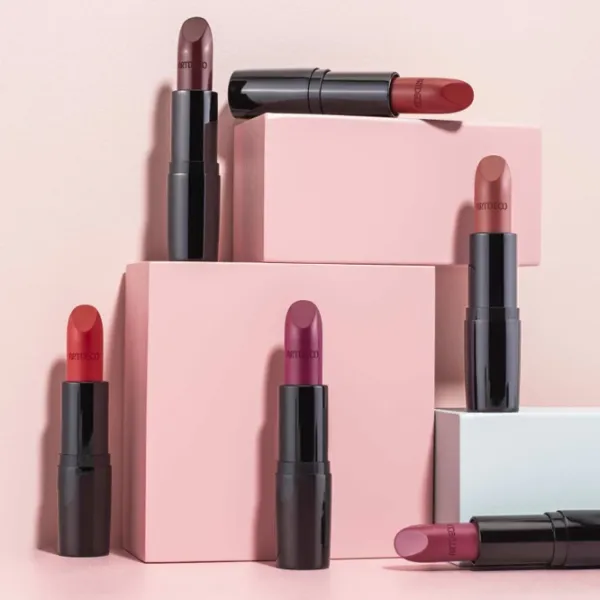 Губная помада Artdeco Perfect Color Stick/ Dark Pink photo 4 Губная помада Artdeco Perfect Color Stick/ Dark Pink photo 4