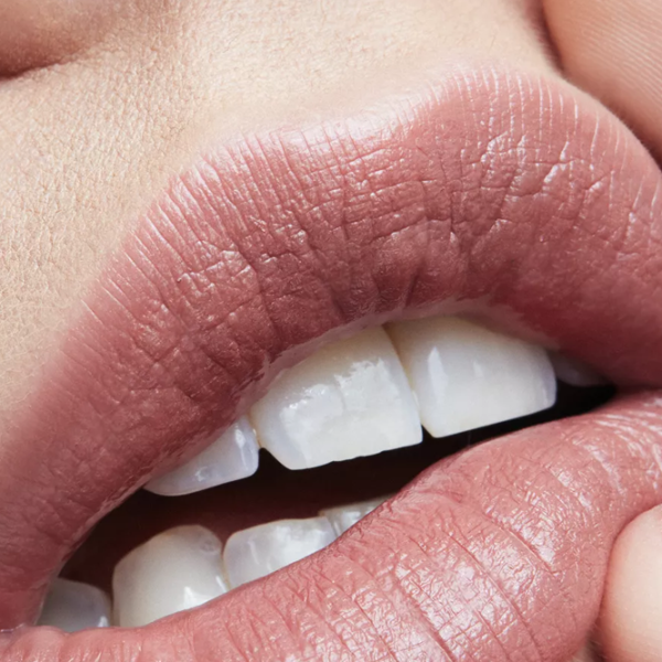 Губная помада Mac SATIN LIPSTICK Stick/ Нюдово-розовый photo 2 Губная помада Mac SATIN LIPSTICK Stick/ Нюдово-розовый photo 2