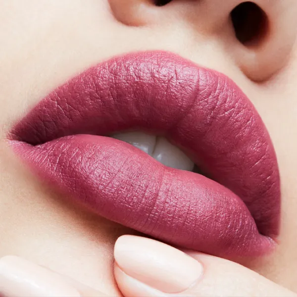 Губная помада Mac SATIN LIPSTICK Stick/ Mulberry photo 2 Губная помада Mac SATIN LIPSTICK Stick/ Mulberry photo 2