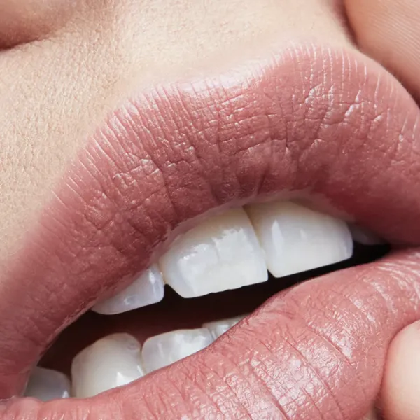 Губная помада Mac SATIN LIPSTICK Stick/ Обнаженная photo 3