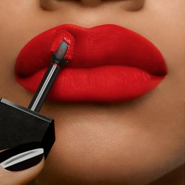 Ruj de buze Yves Saint Laurent TATOUAGE COUTURE VELVET CREAM Stick cu aplicator/ Red photo 4 Ruj de buze Yves Saint Laurent TATOUAGE COUTURE VELVET CREAM Stick cu aplicator/ Red photo 4