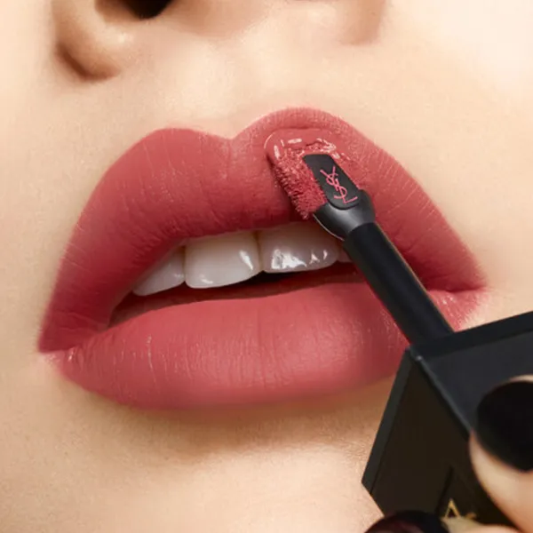 Губная помада Yves Saint Laurent TATOUAGE COUTURE VELVET CREAM Стик с апликатором/ Indian Red photo 2 Губная помада Yves Saint Laurent TATOUAGE COUTURE VELVET CREAM Стик с апликатором/ Indian Red photo 2